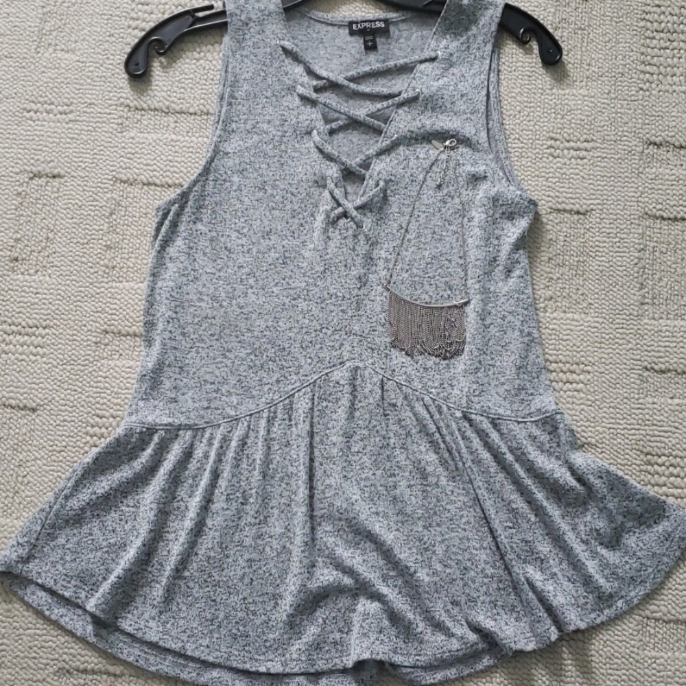 SUPER FUN AND TRENDY EXPRESS PEPLUM SUMMER TOP🌻